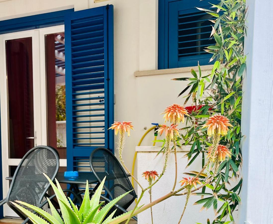 Orsola Apartments Favignana Bagian luar foto