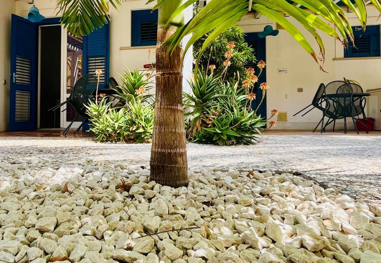 Orsola Apartments Favignana Bagian luar foto